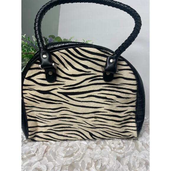 Isabella Adam's Black Pebbled Leather and Cream Zebra Print Bowler Bag - Picture 2 of 11